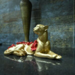 Gold Resin Flowers on Cheetah Sculpture | Decoro.pk