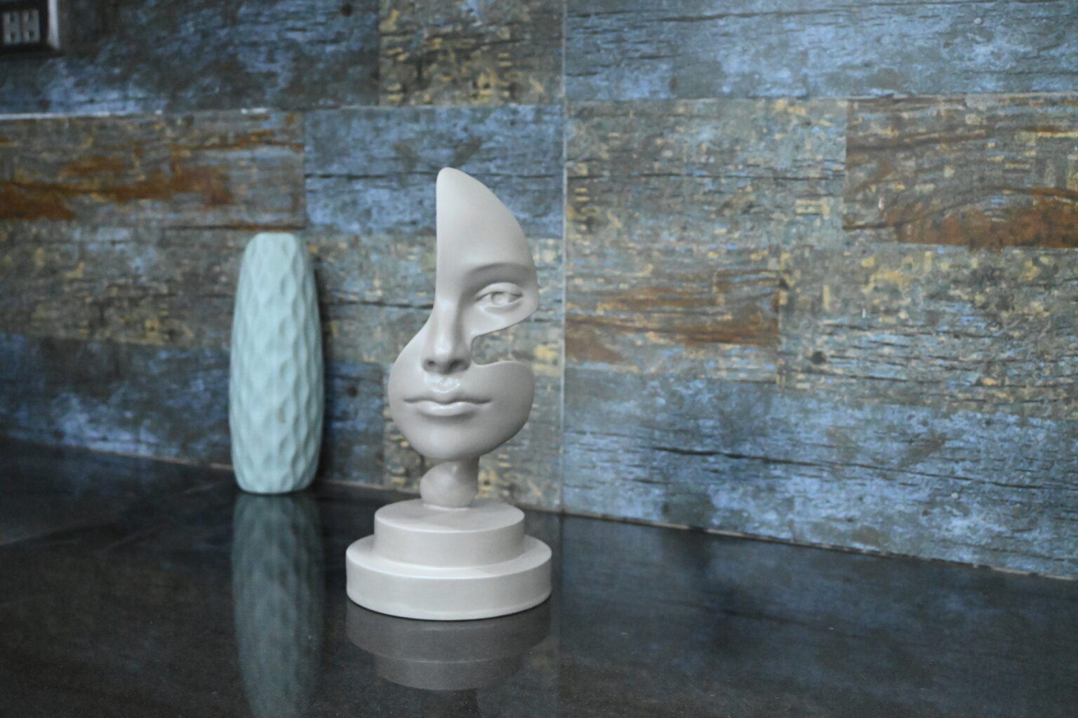 Note Of Emotion Curly Face